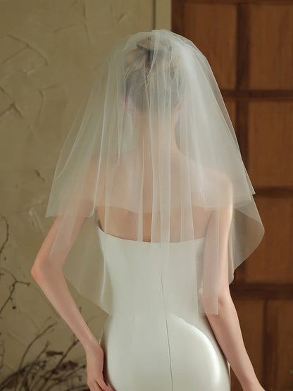 V378 Short White Two layer Soft Tulle Wedding Veil for Bridal Handmade Bride to Be Headdress Veil with Hair Comb