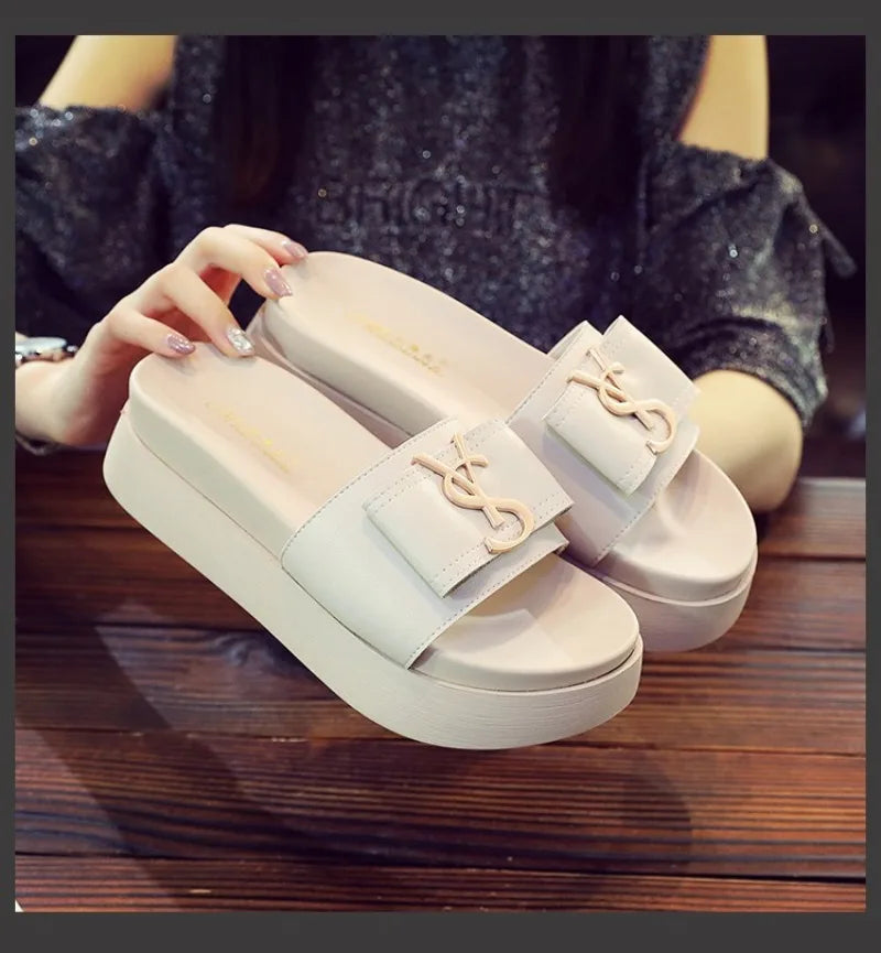 2025 Summer New Women's Fashion Letter Designer Sandals Casual Thick Bottom Round Toe Leather Beach Shoes Женские Сандалии