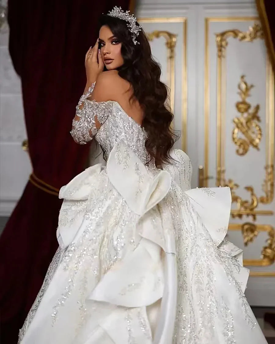 Customzied Shoulder Beads Sequins Wedding Dresses with Detachable Train Fashion Court Train Luxury Bride Dresses