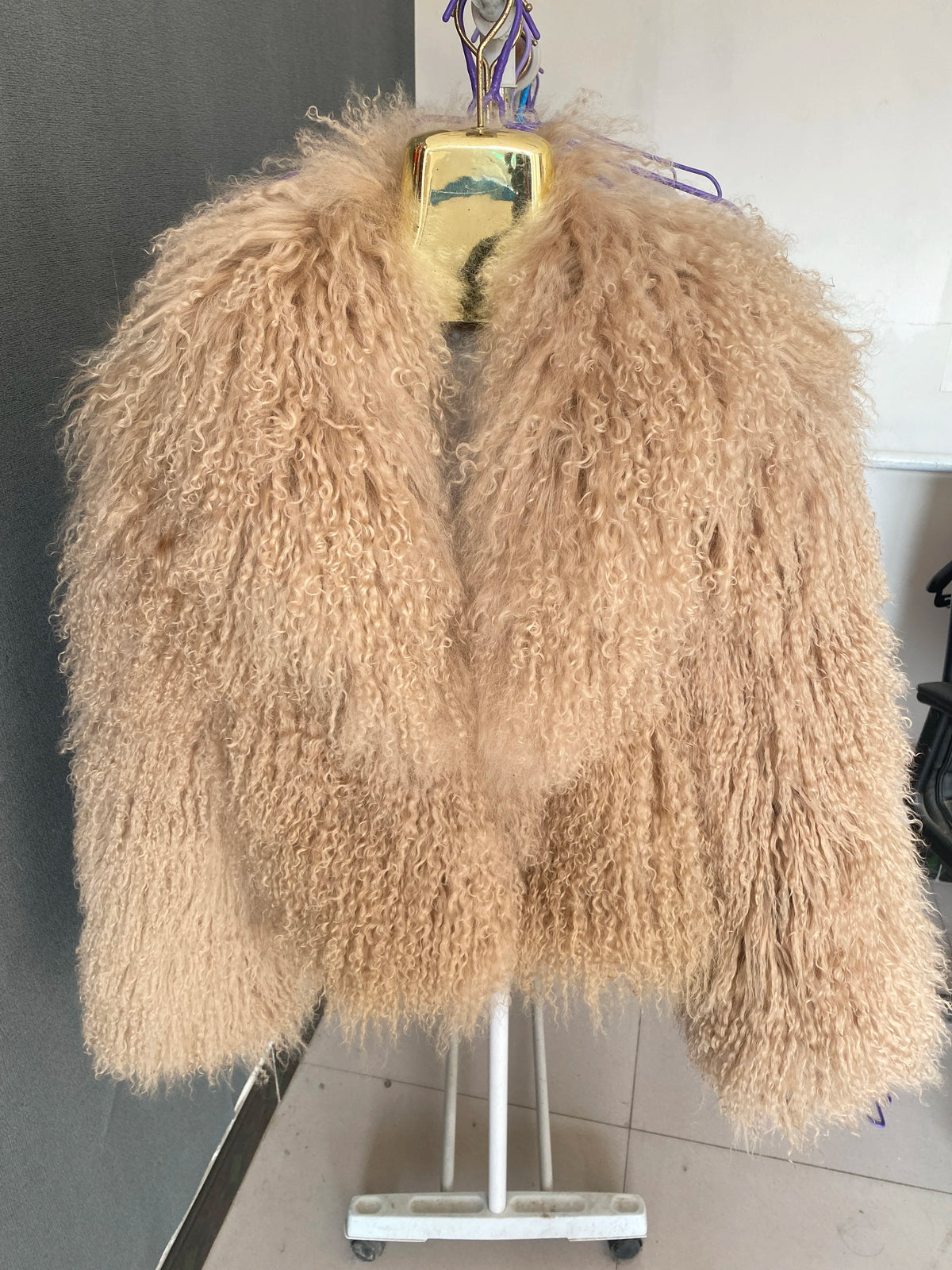 Mongolian Fur Coats Fur Lapel Jacket Women Elegant White Fluffy Solid Thicken Warm Long Sleeves Coats Winter Chic Oversize Lady