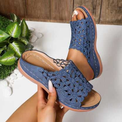 Women Slippers Elegant Floral Comfort Sandals Hollow-Cut Stylish Wedge Slippers Designer Versatile Slides Women Beach Shoes