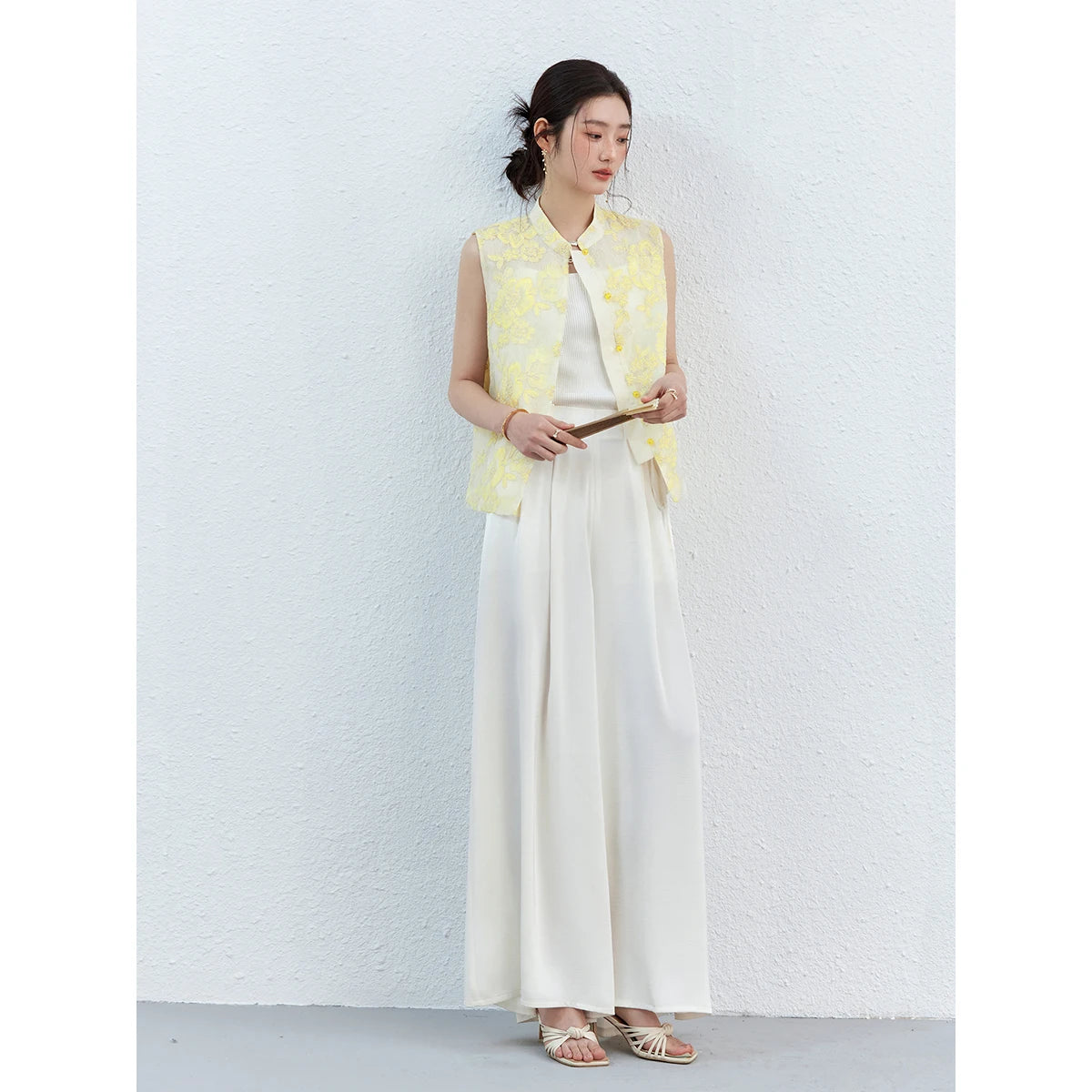 VIMLY Women's Vest 2026 Summer Casual Yellow Floral Embroidery Stand Collar New Chinese Style Sleeveless Jacket Ladies A5251