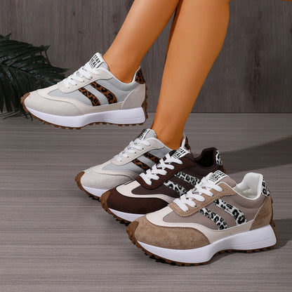 2026 Spring Women Sneakers New Luxury Flat Slip on Sneakers Women Trend Comfortable Lightweight Outdoor Designer Shoes for Women
