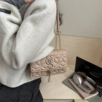 Light Luxury Trend Argyle Quilted Small Square Bag Metal Letter Tassel Flap Crossbody Bags Commuting Fashion Shoulder Bag