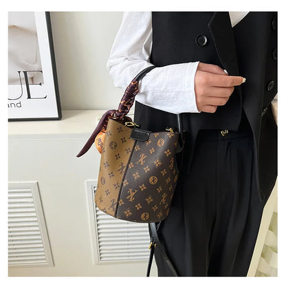 2025 Luxury Designer Women'S Shoulder Bag High-End Fashional Water Bucket Bag Crossbody Bags Unique Women Clutch Travel Tote Bag