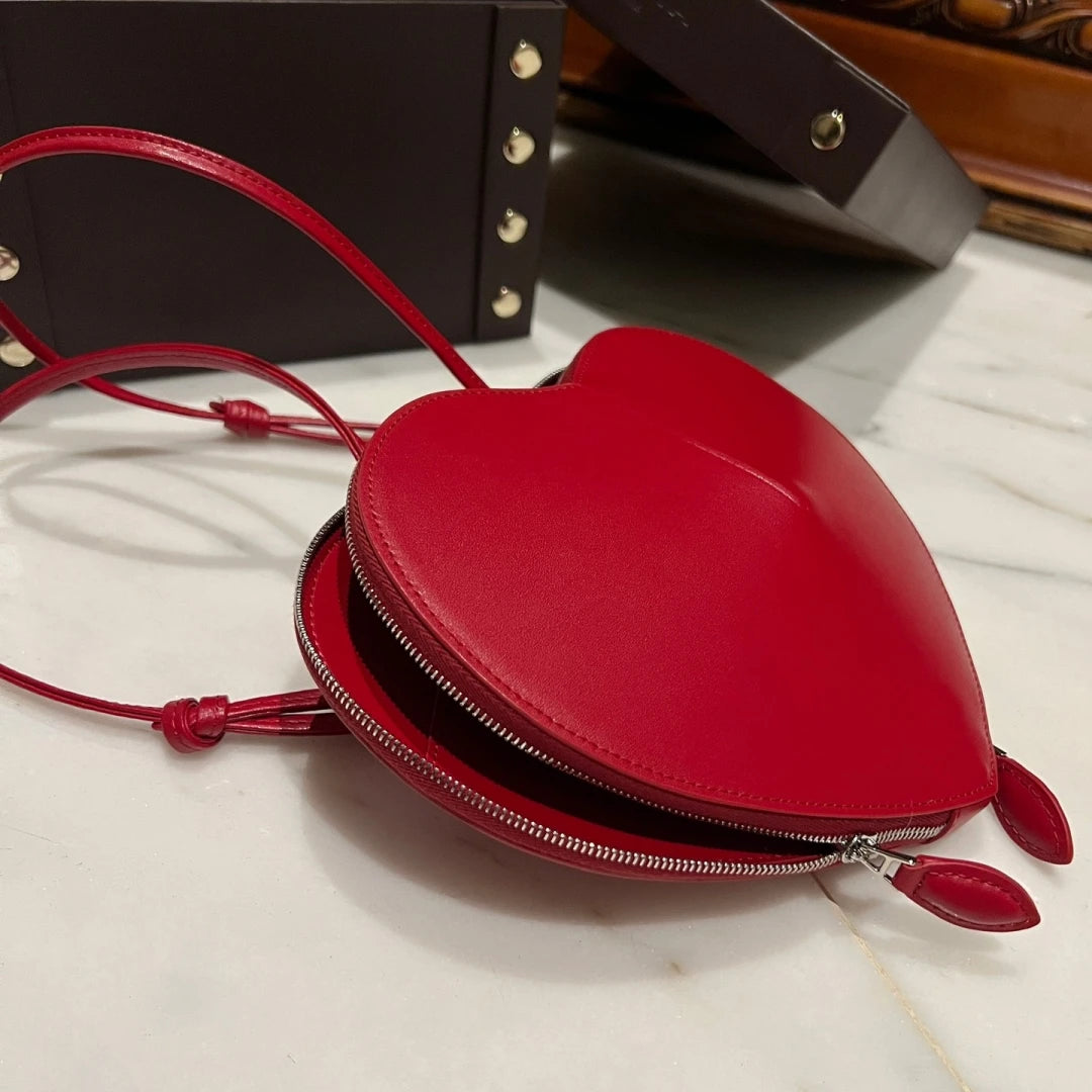 High-End Mini Love Bag Fashionable Peach Heart Box Bag Niche Design Stylish Bag Textured Single Shoulder Crossbody Bag Gift Box