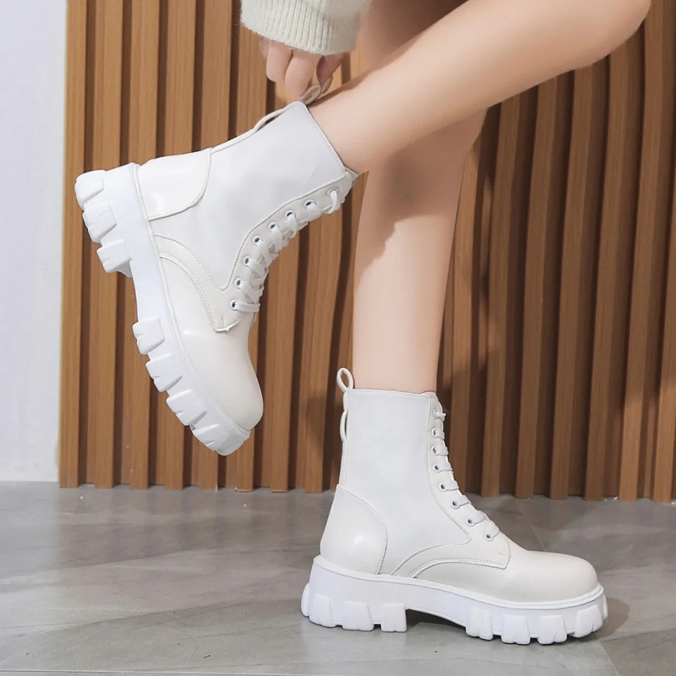 Platform New Women Boots Motorcycle Shoes Woman Leather Minimalist Classic Punk Female Goth Shoes Casual Boots Women Mary Jane