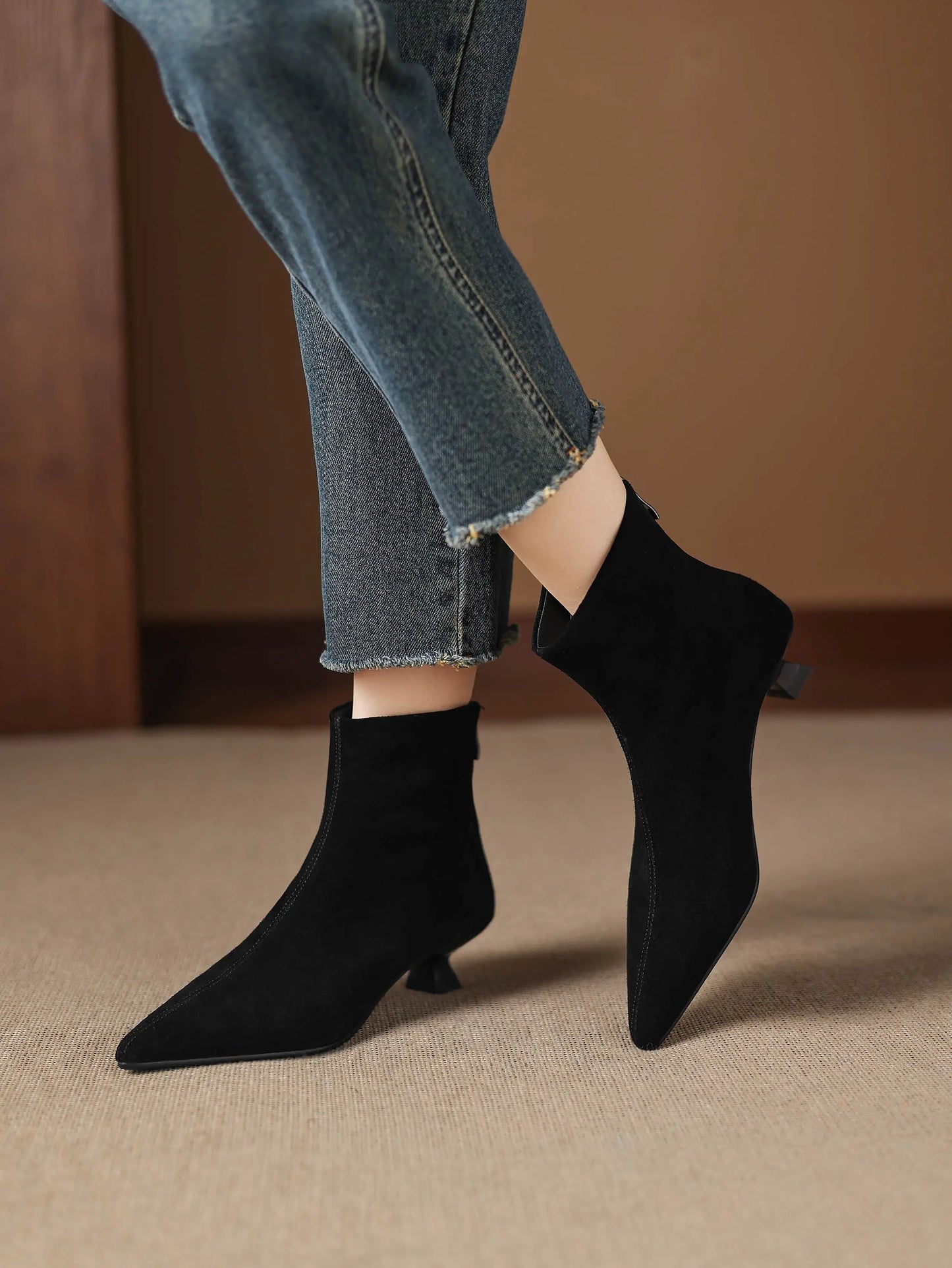 Plus Size 34-42 Genuine Leather Pointed Toe Med Heels Zipper Modern Boots Winter Autumn Shoes Concise Elegant Dress Ankle Boots