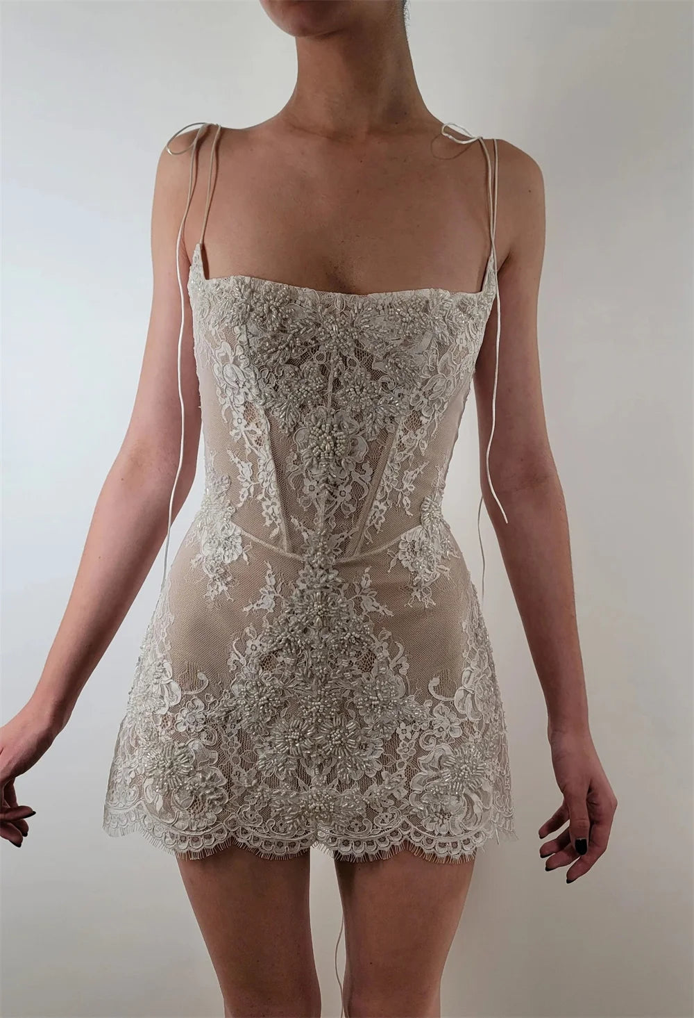 Tokyo Customized White Spaghetti Strap Wedding Dresses Sleeveless Back Lace-Up Bridal Gowns Elegant Mini A-Line Wedding Gowns