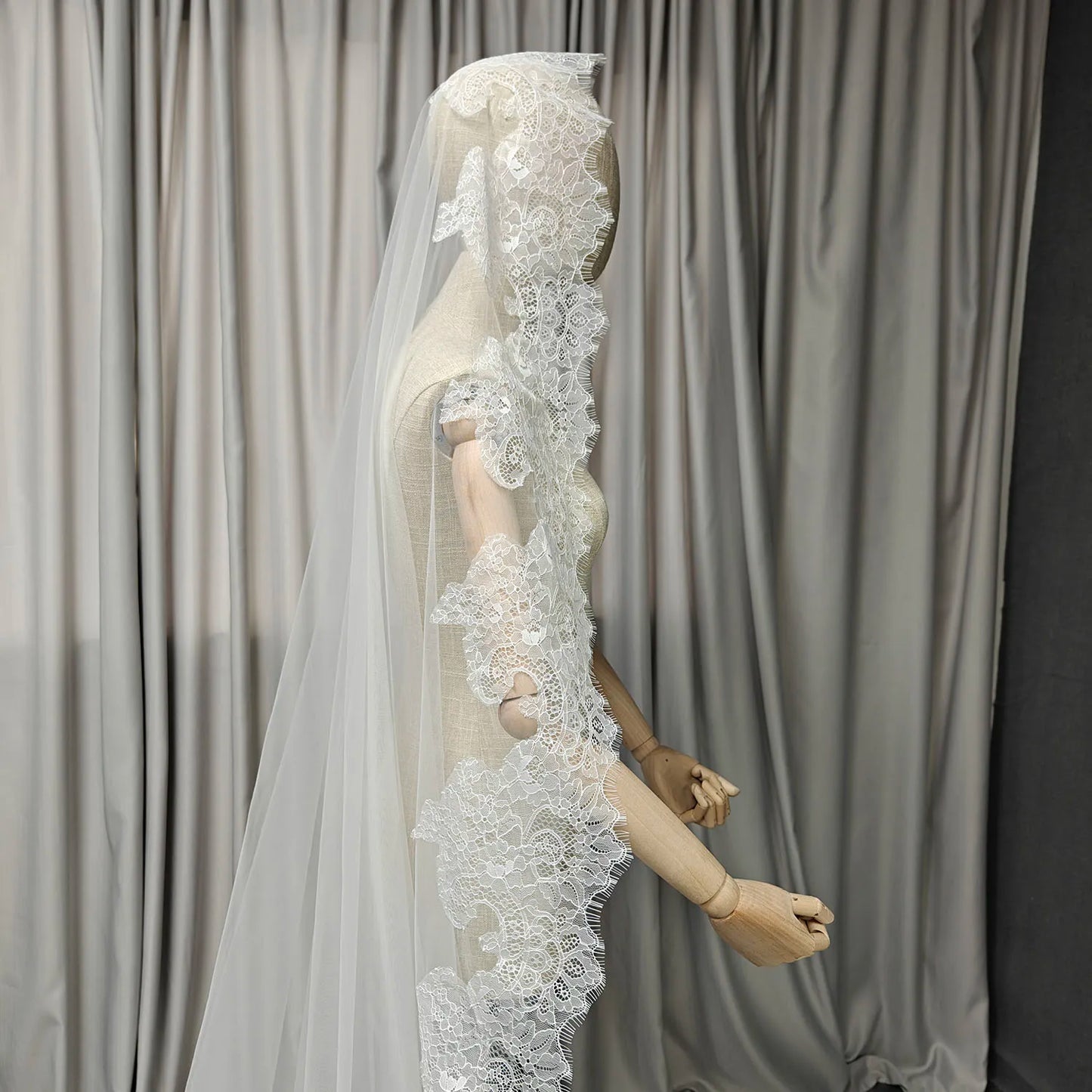 Customized Long Mantilla Veil with Eyelash Lace, 2.5m/3m Ivory Veil with Hidden Comb, Chantilly Eyelash Lace Wedding Veil