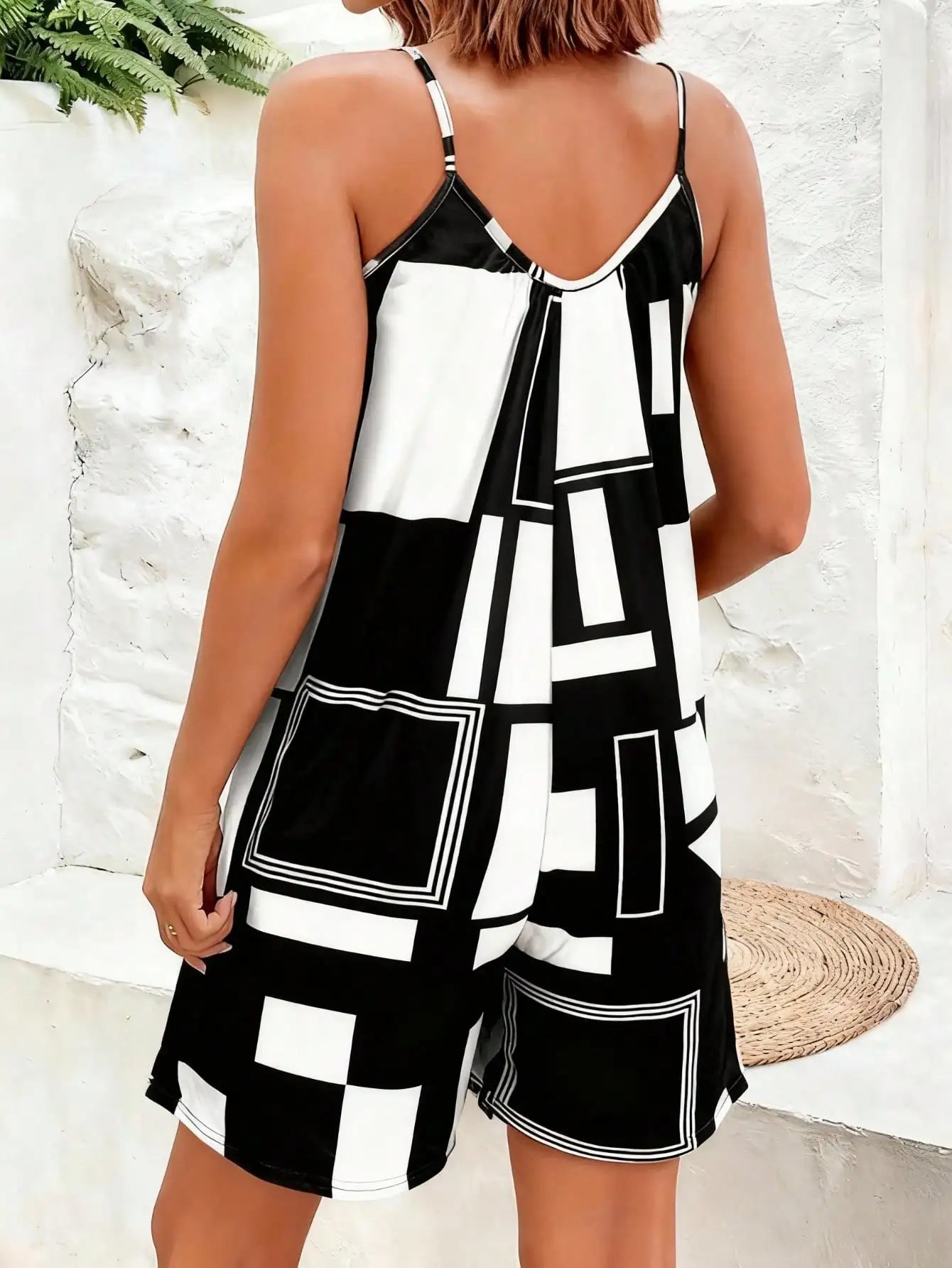 Women's All-Over Print Sleeveless Jumpsuit - Round Neck Strappy Romper, Vacation Beach Outfit, Flowy Summer Short Jumpsuit