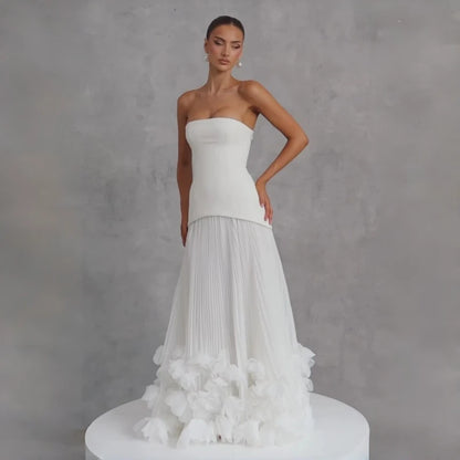 White Strapless Pleated Chiffon A-Line Wedding Dress With 3D Floral Hem Modern Bridal Gown For Women Brides Formal Evening Party