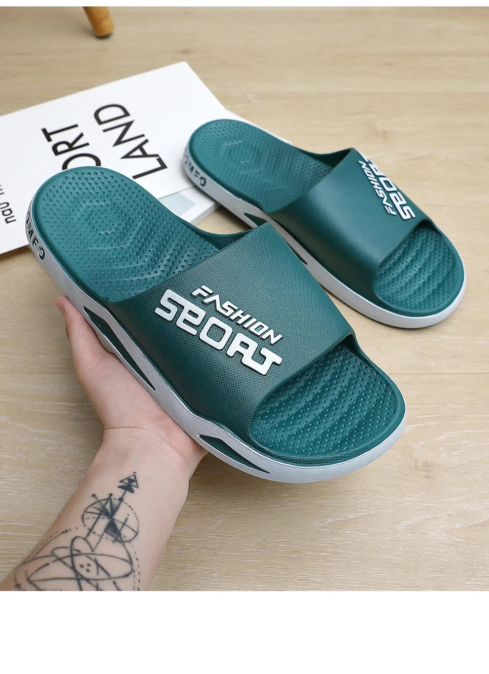 Fashion Men Summer Slippers Indoor Sport Style Thick Sole Lightweight Good Breathability Bathroom Outsdoor Beach Comfort Shoes
