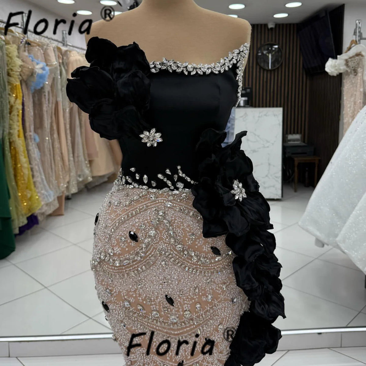 Luxury Black Evening Dresse Crystal Flower Appliques Memaid Formal Event Dress Celebrity Prom Gown Customized robes soirée 2026
