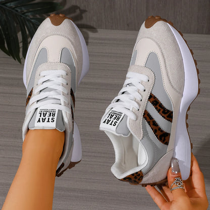 2026 Spring Women Sneakers New Luxury Flat Slip on Sneakers Women Trend Comfortable Lightweight Outdoor Designer Shoes for Women
