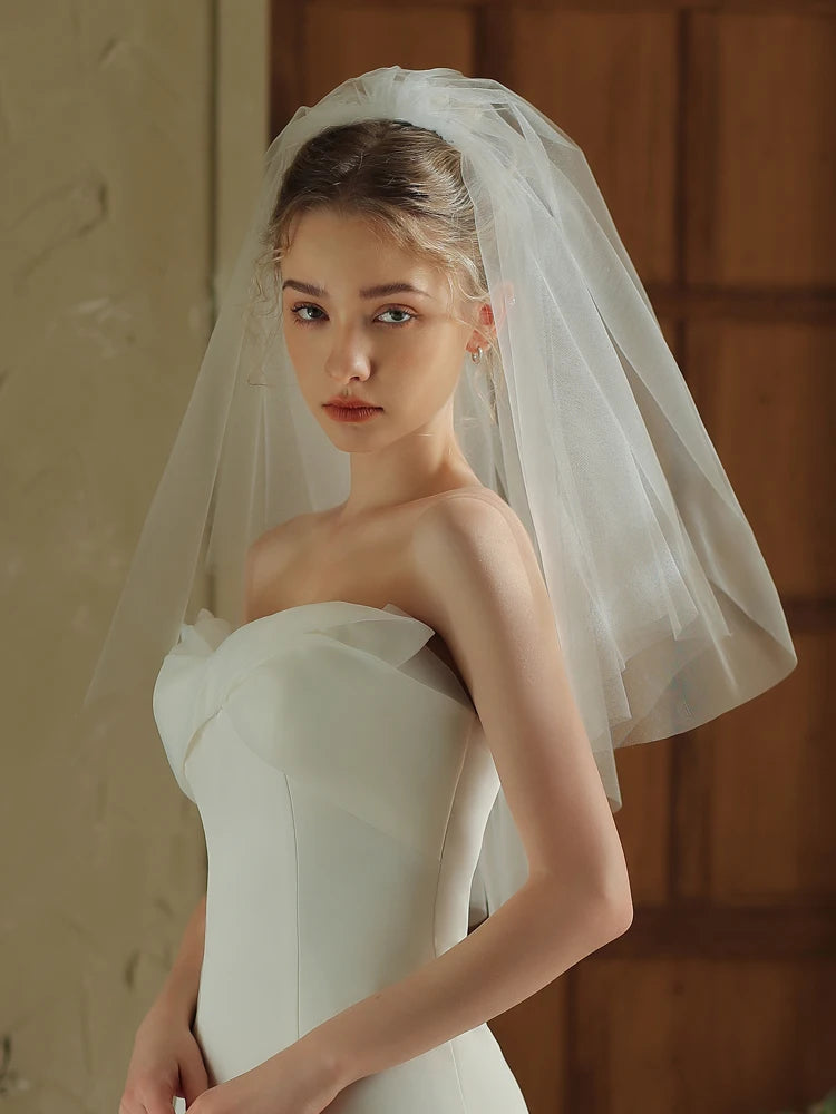 V378 Short White Two layer Soft Tulle Wedding Veil for Bridal Handmade Bride to Be Headdress Veil with Hair Comb