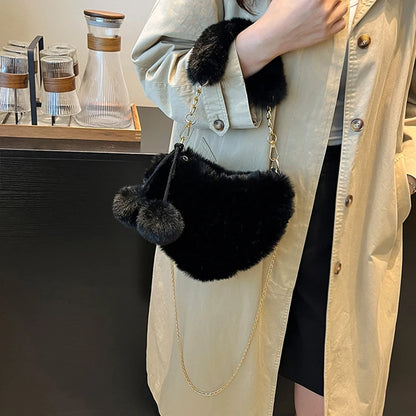 Large Capacity Fur Handbag Heart Shape Ladies Shoulder Bag Fashionable Cute Soft Zipper Closure Interior Phone Pocket