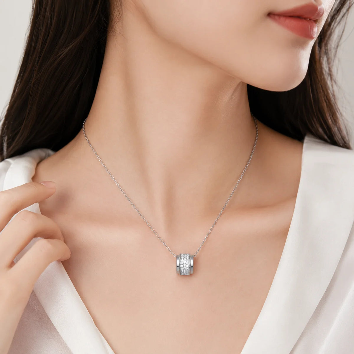 Moissanite Pendant Necklace for Women S925 Sterling Silver Geometric Cylinder Charm Pendant D Color VVS1 40+5cm GRA Certified