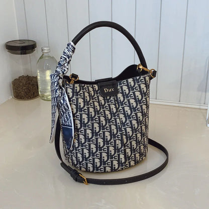 Vintage Light Luxury Bucket Bag Handbag for Women 2026 New Spring High-End Versatile Commuting Shoulder and Crossbody Bag