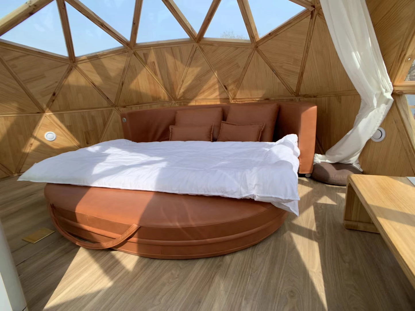 Custom Windproof Igloo Dome Camping Crystal Dome Tent Luxury Aluminum Glamping Geodesic Glass Dome House Tent With Bathroom