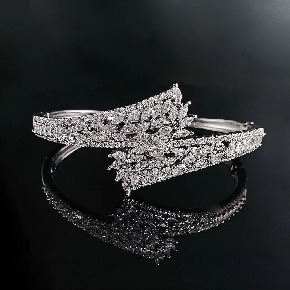 New Arrival Luxury Carved  Bracelet Bangle for Women Anniversary Gift Valentine's Day Gift Jewelry S8258