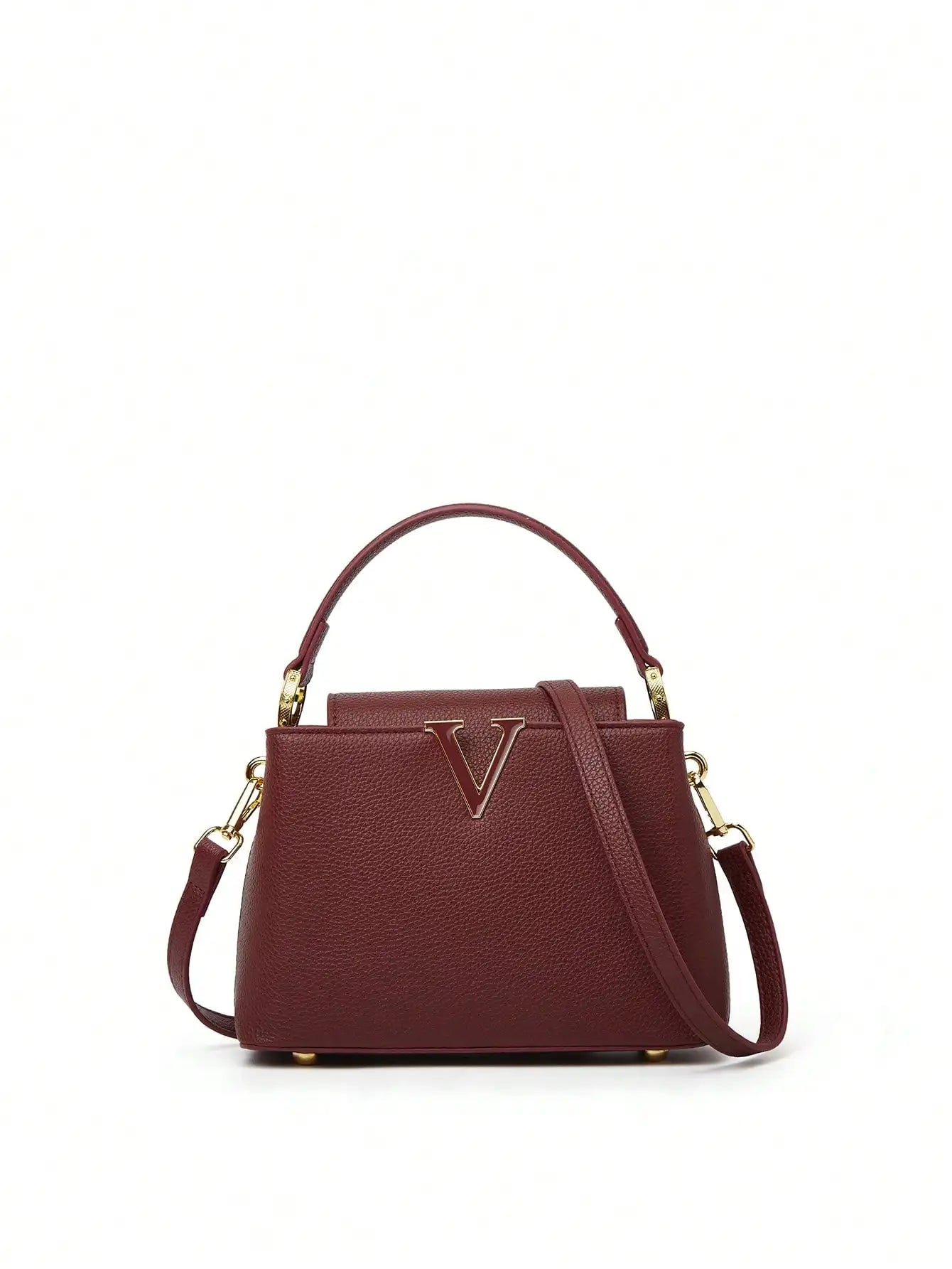 A fashionable crossbody bag with detachable shoulder straps and pebble-patterned leather for ladies