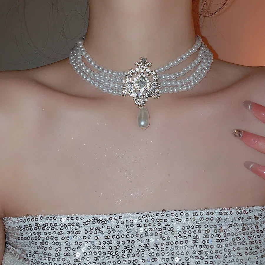 Inlaid Rhinestone Geometric Hollow Pattern Jewelry Sets for Women Elegant Temperament Light Luxury High-end Earring Necklace Set