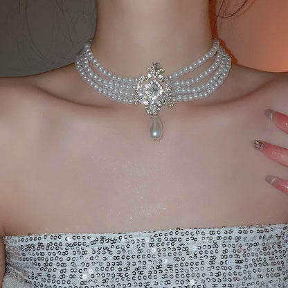 Inlaid Rhinestone Geometric Hollow Pattern Jewelry Sets for Women Elegant Temperament Light Luxury High-end Earring Necklace Set