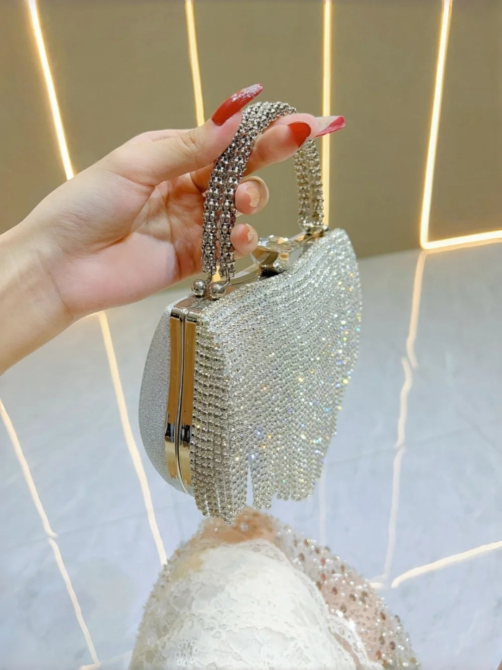 fashion woman handbag socialite light luxury Rhinestone tassel dinner bag ladies handbag Party metal chain shoulder bag