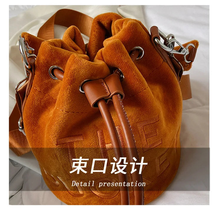 New Fashion Women's Bucket Bag Trend Brand Personality Plush Shoulder Bag High-end Elegant Crossbody Bag Designer Luxury Handbag