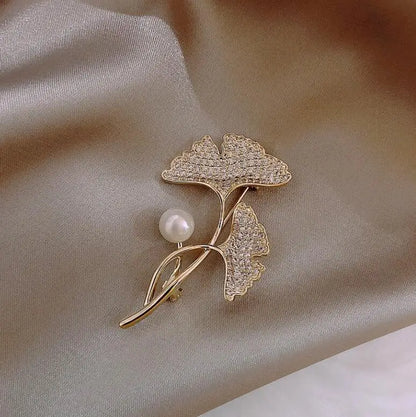 Elegant Crystal Bauhinia Brooches for Women Fashion Rhinestone Bouquet  Brooch Wedding Jewelry Clothing Coat Lapel Pins