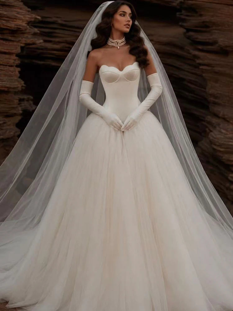 Elegant Wedding Dresses Bride Satin With Ruffled Organza A-Line Bride Dress Strapless Sleeveless Ball Gown Customized Robe Marié