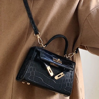 Black Super Hot Stylish Small Bag for Women - 2025 New Autumn/Winter High-End Luxury Minimalist Crossbody Square Bag