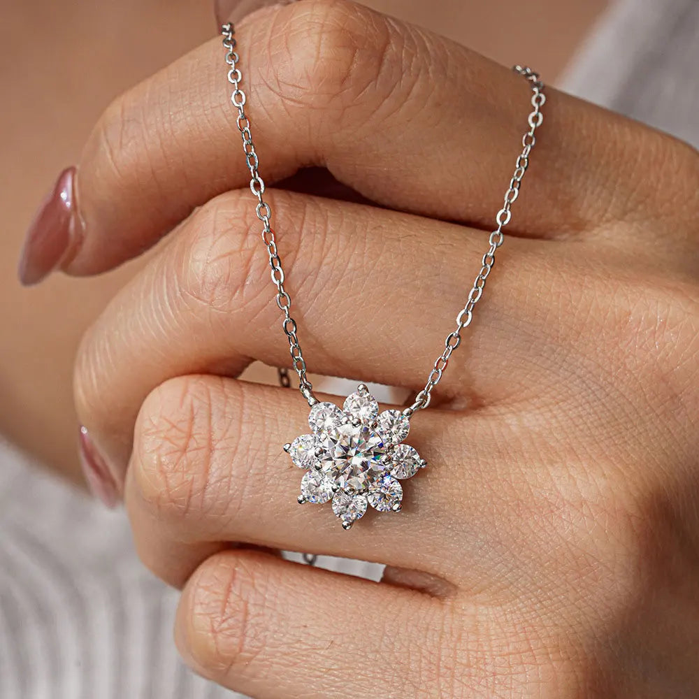 KNOBSPIN Moissanite Necklace Flower Pandent GRA Certified s925 Sterling Silver Plated 18k White Gold Fashion Necklaces for Women