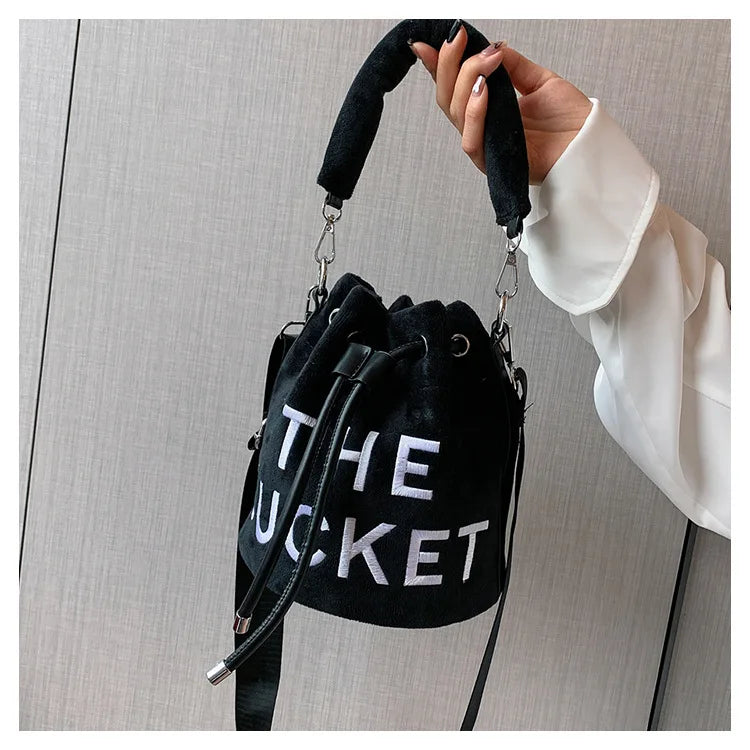 New Fashion Women's Bucket Bag Trend Brand Personality Plush Shoulder Bag High-end Elegant Crossbody Bag Designer Luxury Handbag