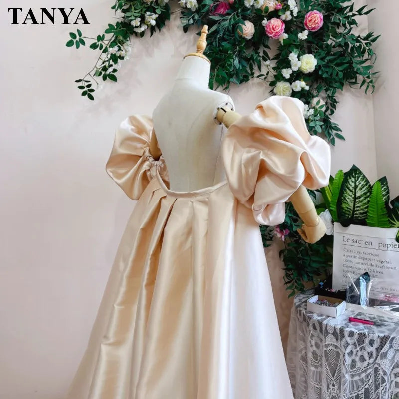 Red  Mikado Satin Long Wedding Cape Puffy Short Sleeves Court Tain Evening Cape Outfit Coat For Women Costume DJ199