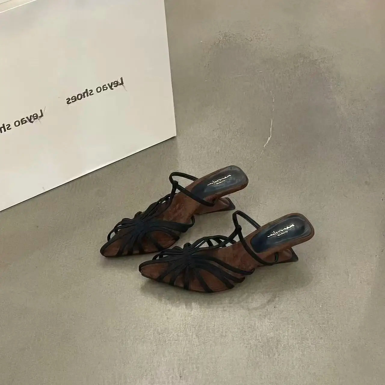 Fashion T-shaped Strap Women's Sandals Designer Baotou High Heels Women's Shoes Luxury Anti Slip Women's Slippers Women's Shoes