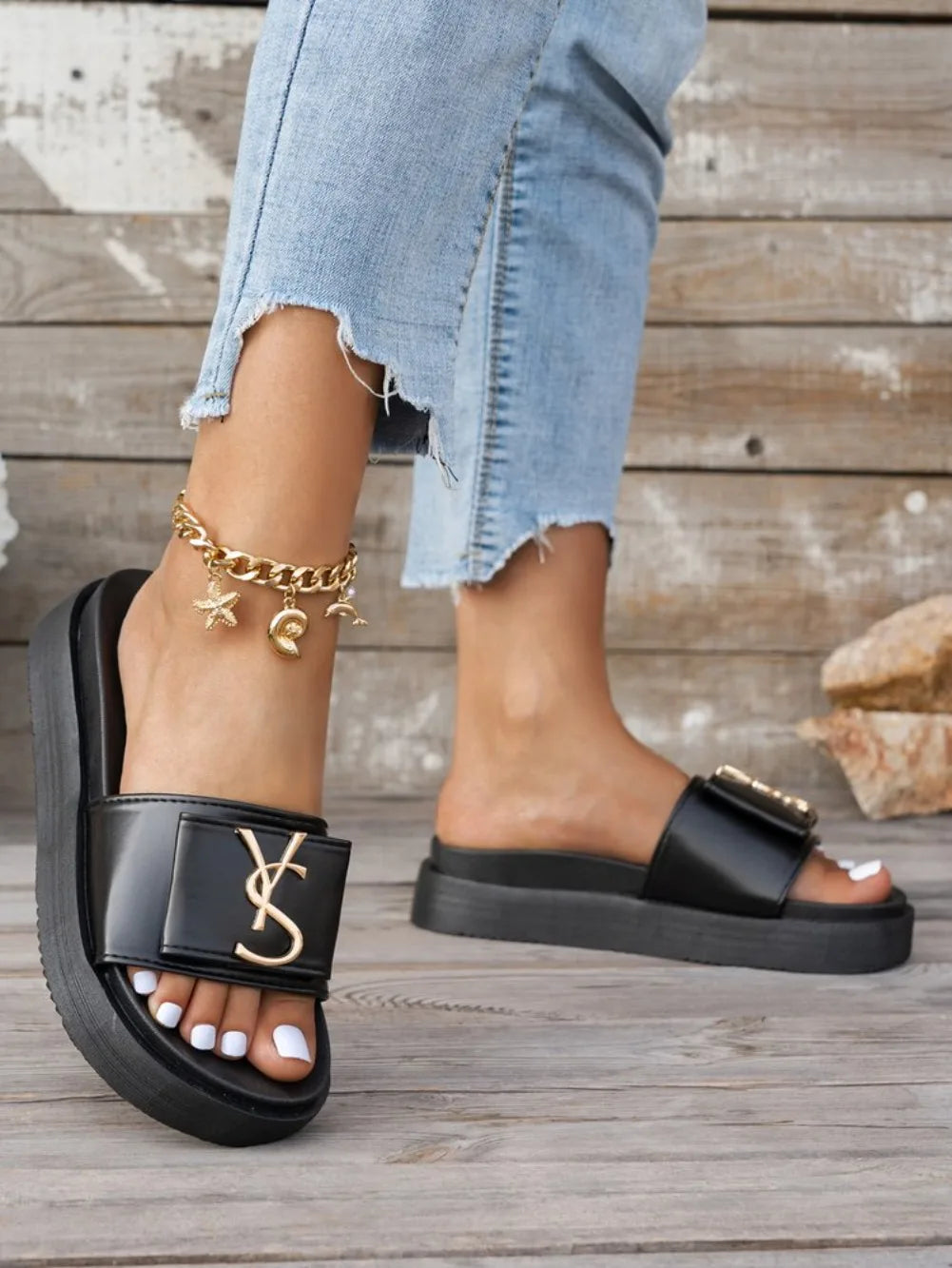 Slippers Luxury Shoes Women Platform Design Slides Fashion Letters Ladies Shoes Casual Slipper Outside Non-slip Slippers Sandals