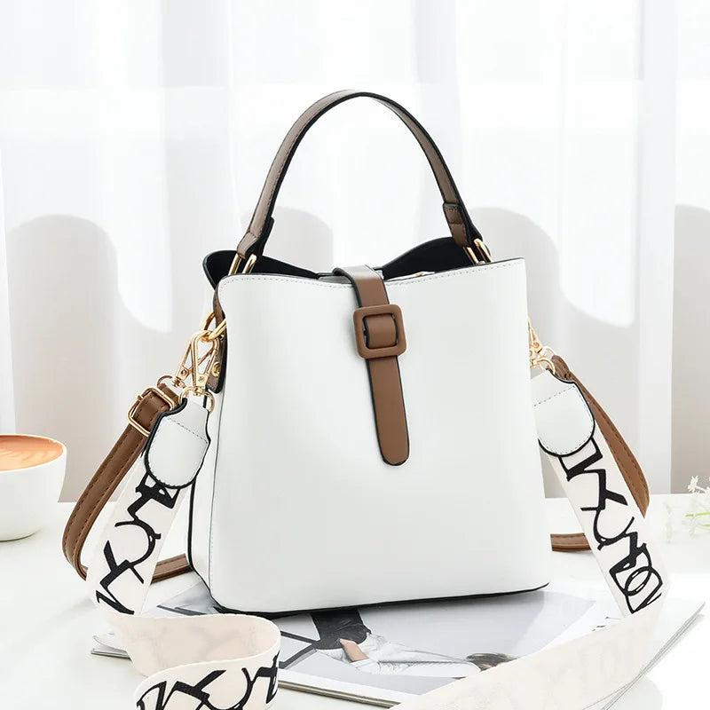 Fashionable Wide Shoulder Strap Women Handbag Classic Retro Small Square Bag Luxury Brand Designer Single Shoulder Crossbody Bag
