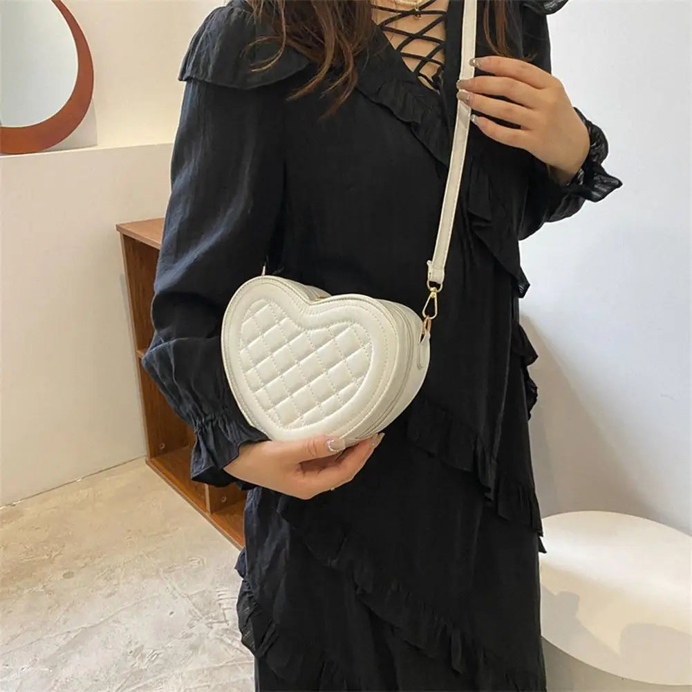 Luxury Love Shaped Shoulder Bag Small Handbags Designer Crossbody Bags Women Sling Purse Red Peach Heart Phone Bag Shoulder Bag