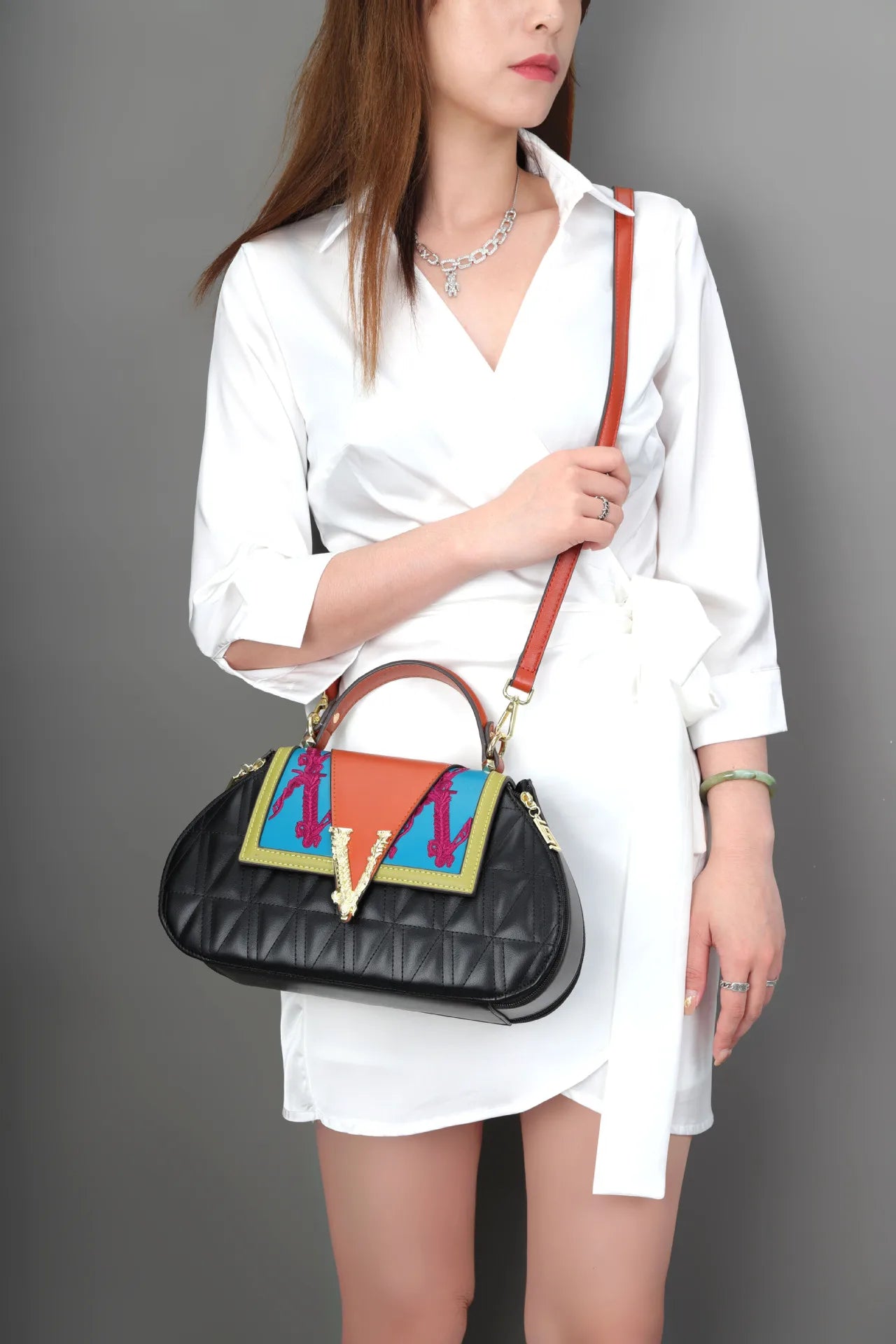 Luxury Women's Bag with V Ladies Leather Handbag Female Shoulder Bag Diamonds Crossbody Luxury Handbags Women Embroidery Bags