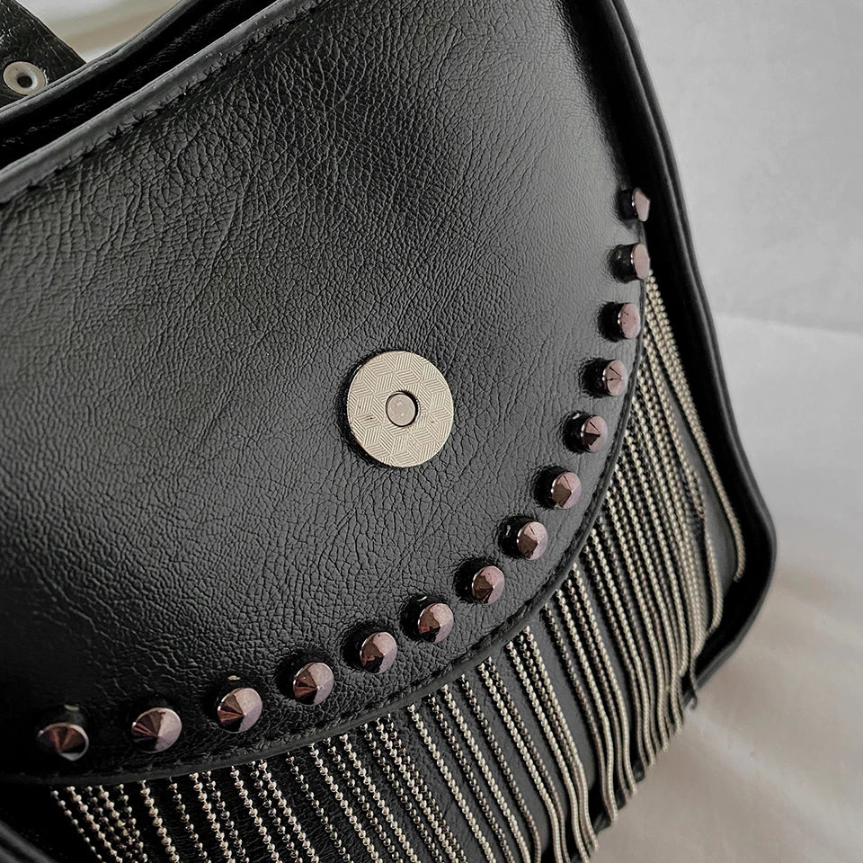 Luxury Designer Cylinder Bag Ladies Fashion Rivet Shoulder Bags Fringed Small Mobile Phone Crossbody Purse Summer Chain Borse