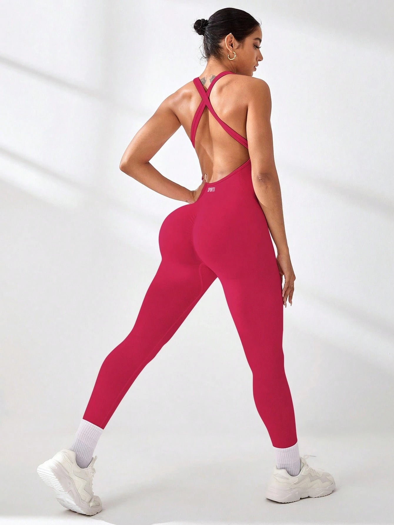Yoga lady's one-piece suit with crossed back