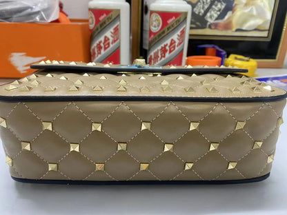2026 New Fashion Women Sheepskin Leather Rivet Handbags Chain Bag Designer Shoulder Bags Luxury Woman Messenger Bags