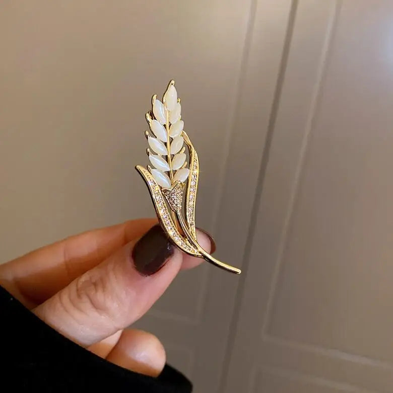 Elegant Crystal Bauhinia Brooches for Women Fashion Rhinestone Bouquet  Brooch Wedding Jewelry Clothing Coat Lapel Pins