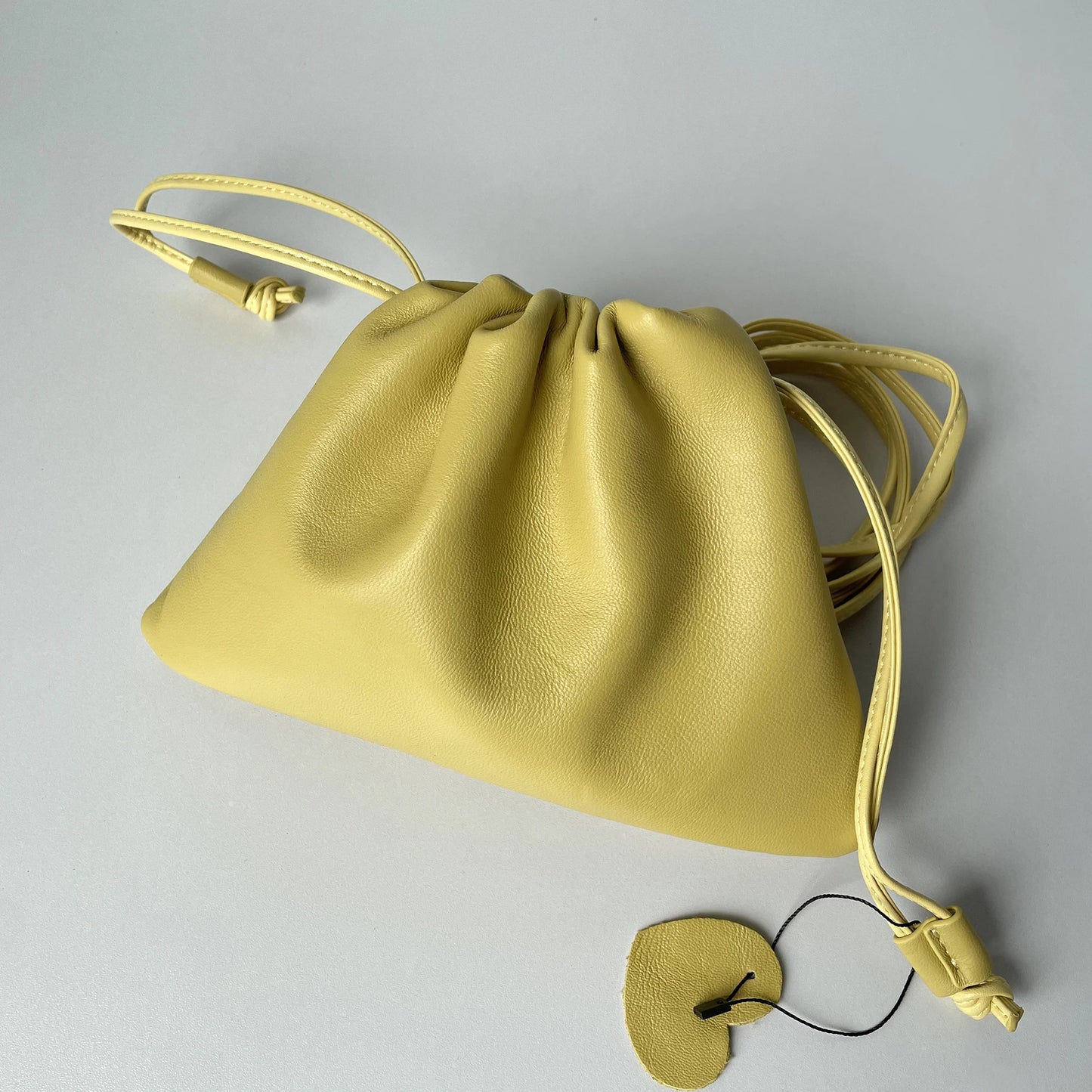 Sheepskin Drawstring Cloud Bag 2025 Summer New Design Soft Genuine Leather Handbag Shoulder Bag Fashionable Women Crossbody Bag