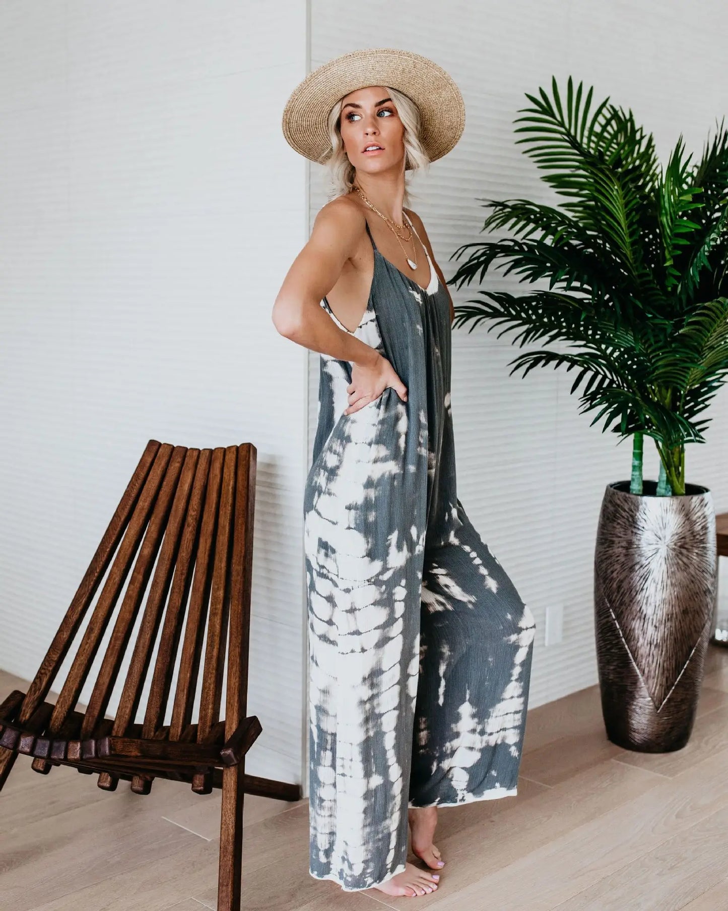 Women's Jumpsuit 2023 New Women's Clothing Wholesale Russian European and American Suspender Sexy Wide Leg Pants