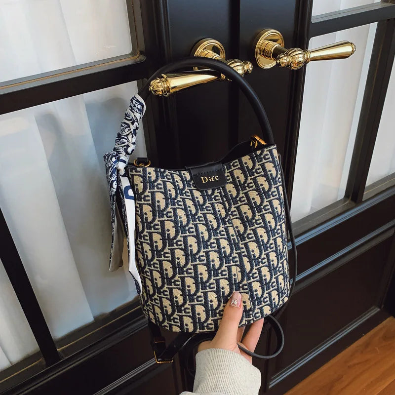 Vintage Light Luxury Bucket Bag Handbag for Women 2026 New Spring High-End Versatile Commuting Shoulder and Crossbody Bag