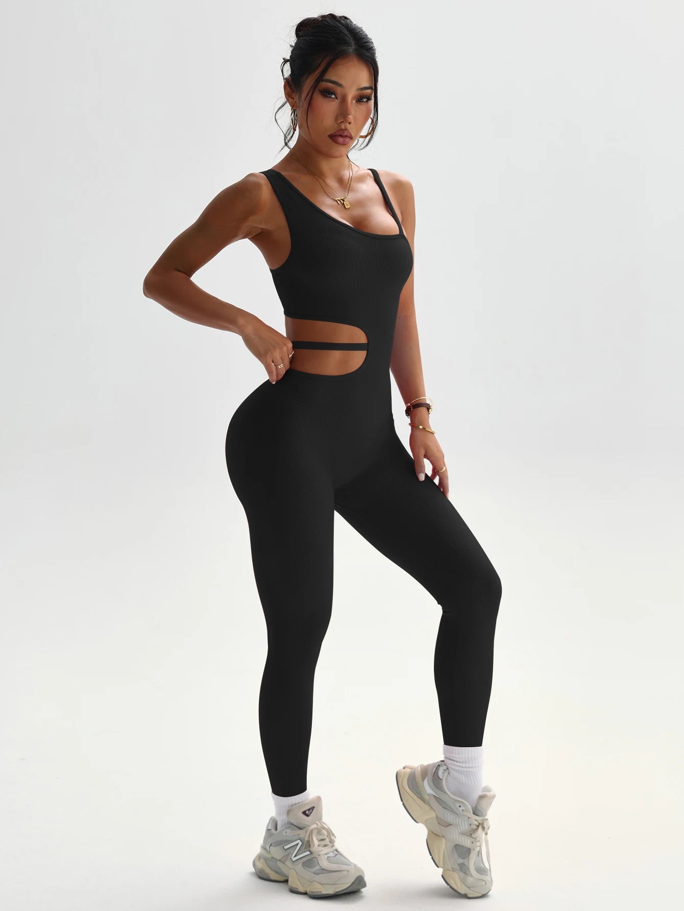 Beautiful back design, sexy one-piece yoga leggings, suitable for women's breathable quick-dry sports bodysuits