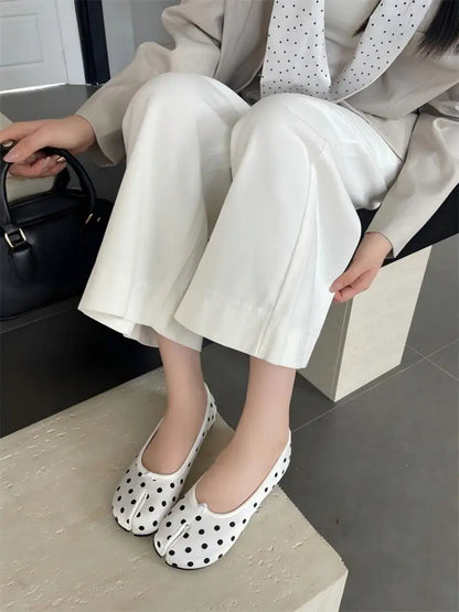 2026 New Women's Polka Dot Vintage Split Toe Slip-On Flat Shoes Japanese Style Casual Loafers Black Beige Large Size 35-42